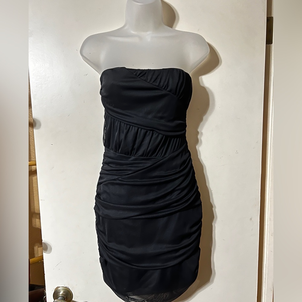 Elegant Black Strapless Dress